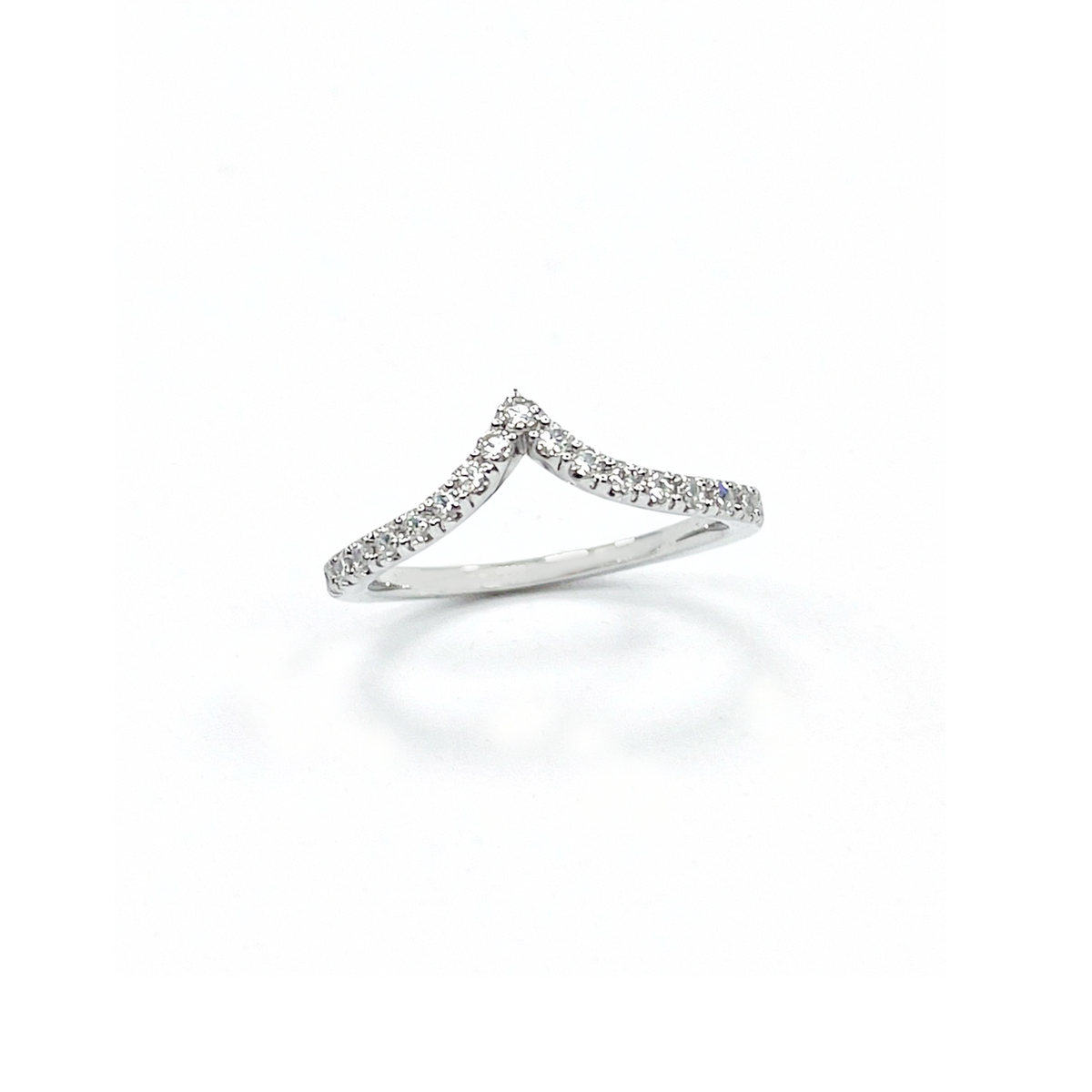 Pavé Chevron Contour Lab-Grown Diamond Ring